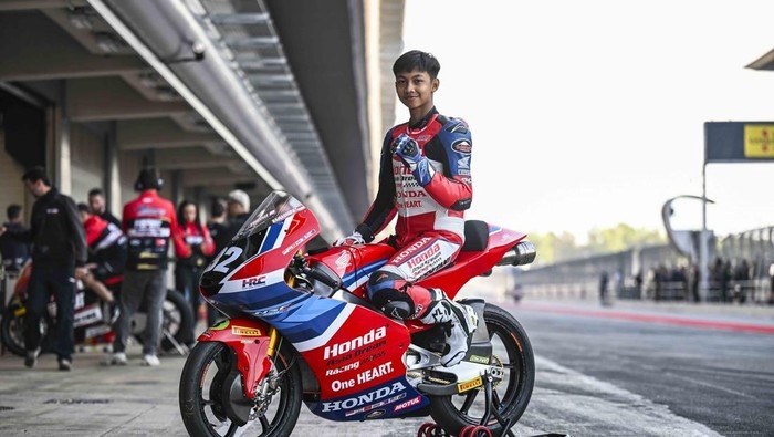 Kiandra Ramadhipa mengakhiri Moto3 Junior FIM World Championship 2026 di posisi kelima klasemen dengan 146 poin setelah meraih podium di Misano.