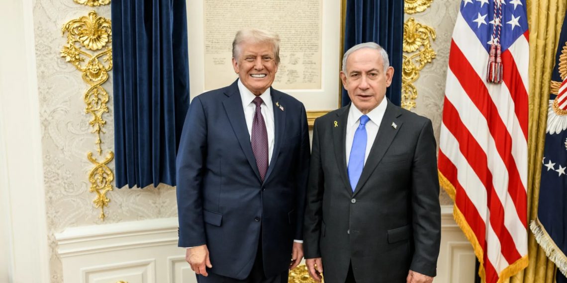 Benjamin Netanyahu mengaku telah membahas rencana menggulingkan pemerintahan Iran bersama Donald Trump, di tengah ketegangan menjelang pemilu Israel.
