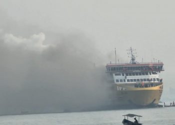 KMP Batumandi terbakar di Selat Sunda saat membawa 420 penumpang dan 89 kendaraan. Seluruh penumpang berhasil dievakuasi tanpa korban jiwa.