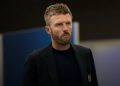 Bruno Fernandes menyoroti taktik Manchester United setelah kalah 1-4 dari Como. Michael Carrick meminta maaf dan mengakui tanggung jawab atas hasil tersebut.