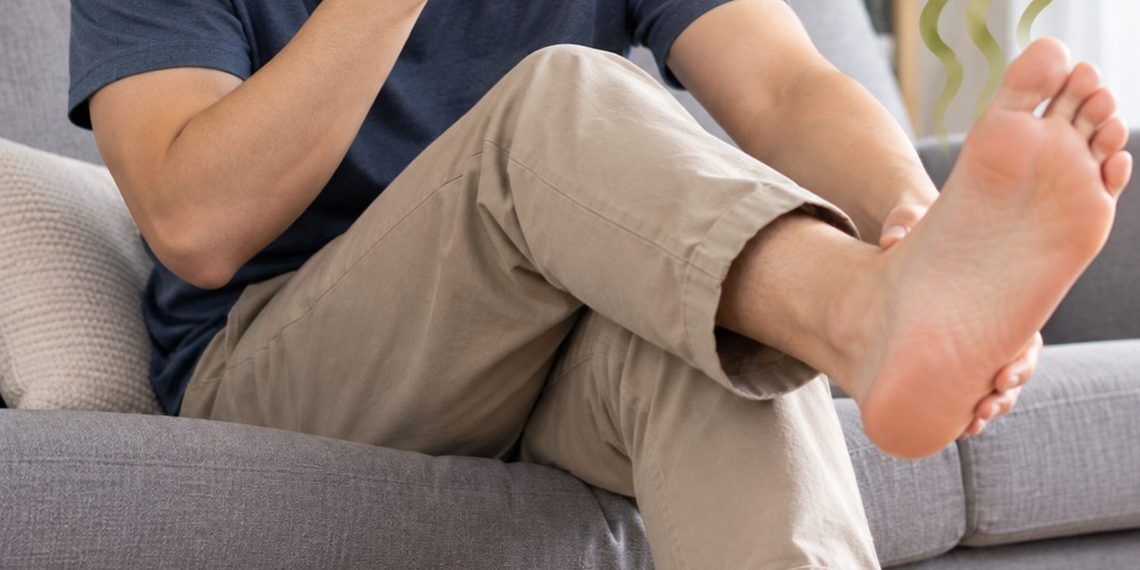 Kaki Bau Bisa Dipicu Banyak Faktor, Begini Cara Mengatasinya