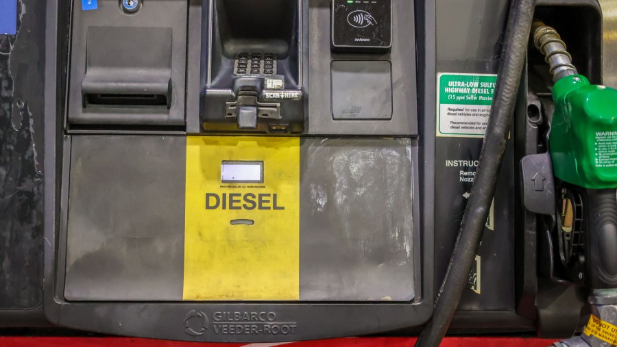 Harga Diesel AS Naik Tajam, Trump Perluas Akses Solar Bebas Pajak