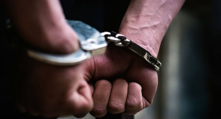 11 Operator Judol Ditangkap di Cijantung, Polisi Sita 32 Komputer dan 14 HP