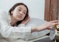 Ilustrasi Bangun Tidur dan Masih Mengantuk - pexels/Miriam Alonso