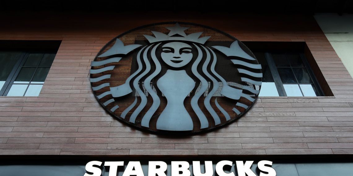 Logo Starbucks - pexels/Şahin Sezer Dinçer