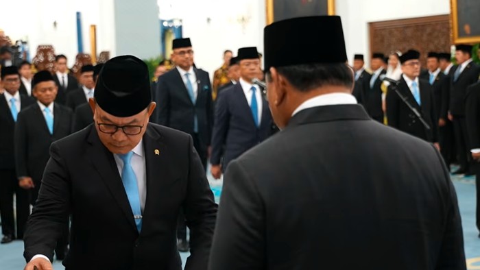 Prabowo Resmi Lantik Dudung Abdurachman sebagai Menko Polkam