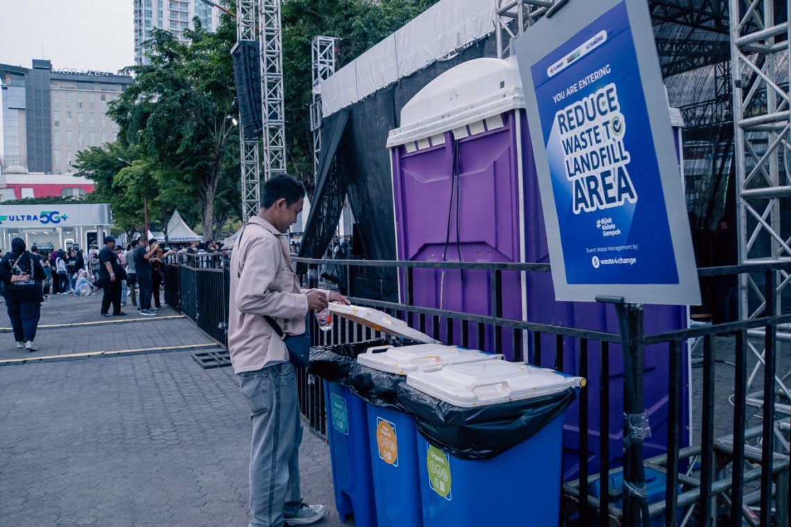 XLSMART Strengthens ESG Commitment Through Sustainable Waste Management at Ultraverse Festival