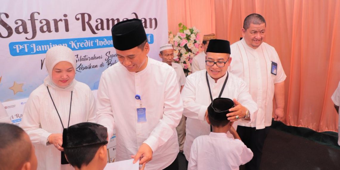 Sharing Ramadan Blessings, Jamkrindo Delivers Social Aid in Gorontalo
