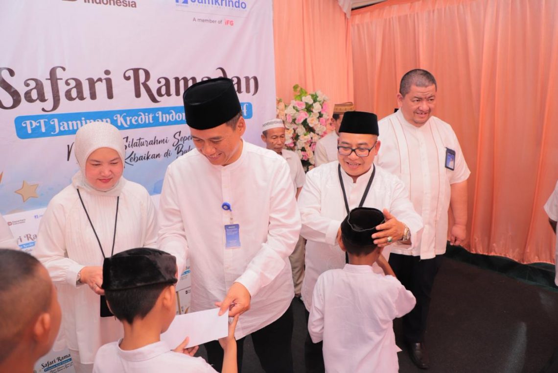 Sharing Ramadan Blessings, Jamkrindo Delivers Social Aid in Gorontalo