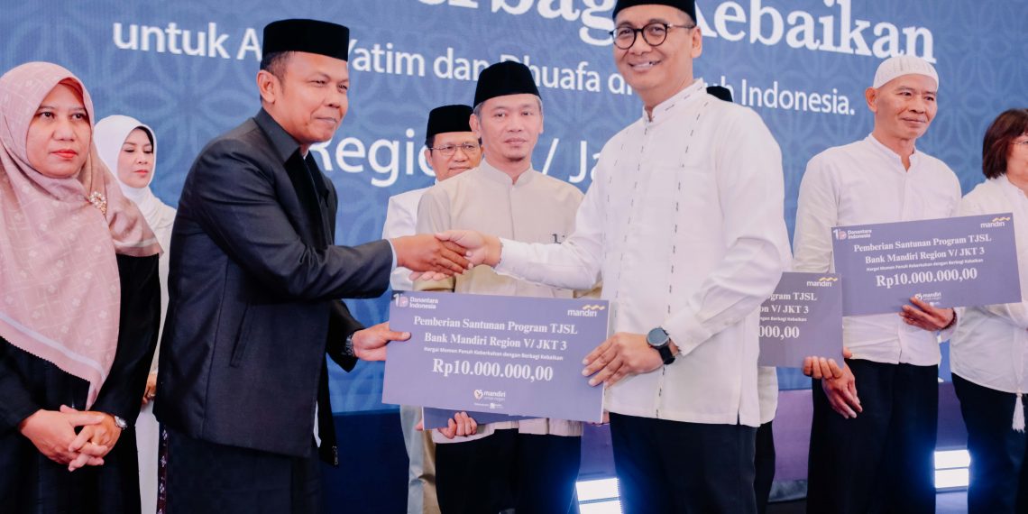 Bank Mandiri Region V/Jakarta 3 Hosts Ramadan Iftar, Distributes Aid and Free Circumcision Program