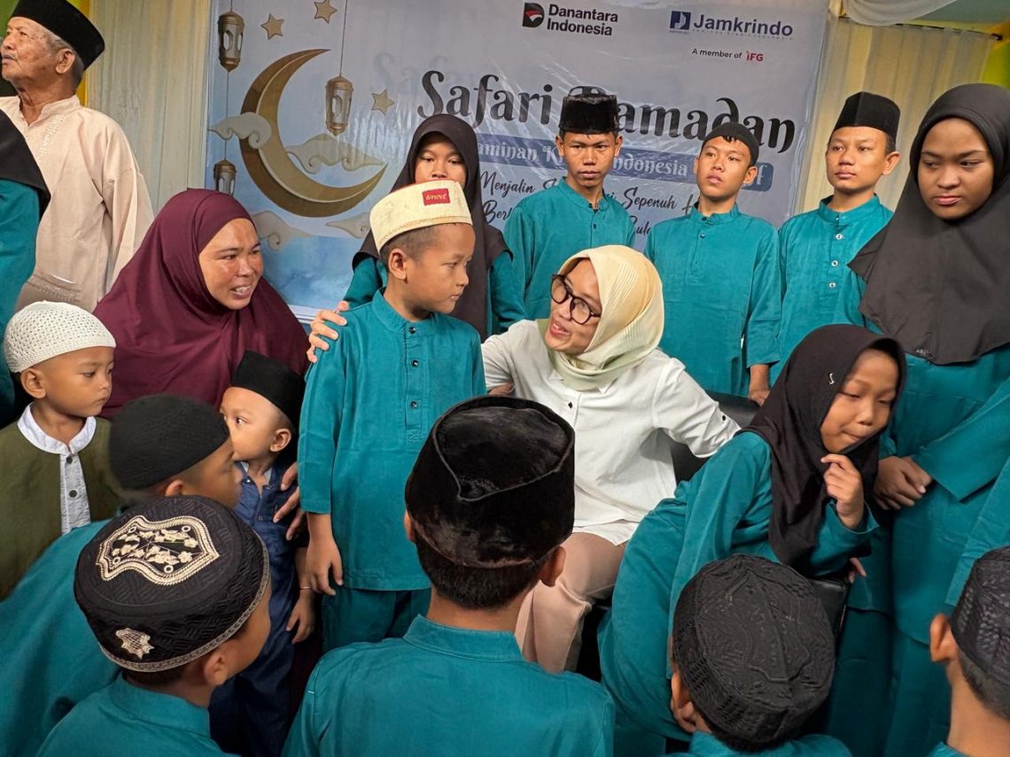 Sharing Ramadan Blessings, Jamkrindo Distributes Social Aid in Bengkulu During Ramadan