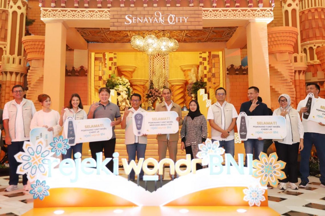 BNI Hands Out Mercedes-Benz and Hundreds of Gadgets in Rejeki wondr BNI Draw