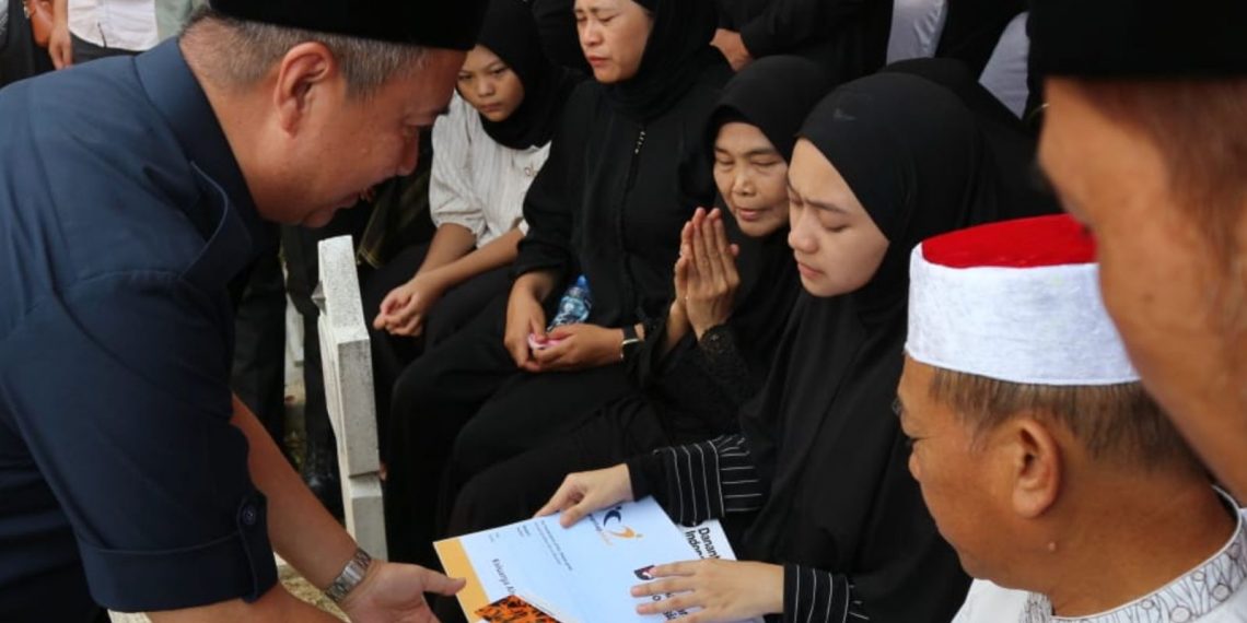 Bank Mandiri Taspen Hands Over Compensation to Family of Fallen UN Peacekeeper