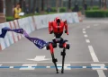 Honor’s Robot “Lightning” Surpasses Human Record in Half-Marathon in Beijing