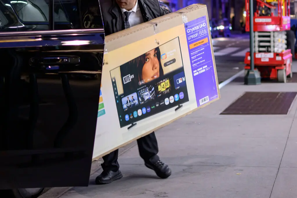 Samsung Denies Dua Lipa US$15 Million Lawsuit Over Unauthorized TV Promotion Photo