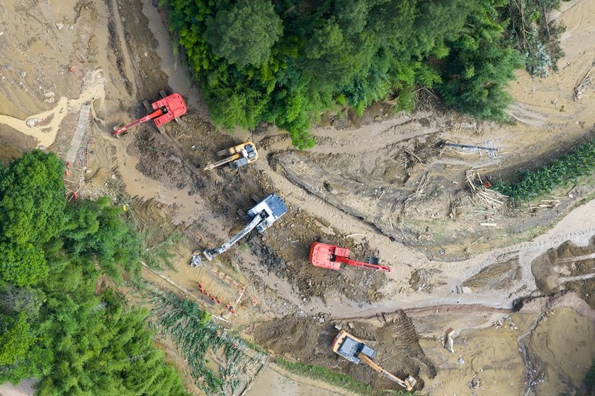 Flash Floods and Landslides Kill 9 in China, 11 Still Missing