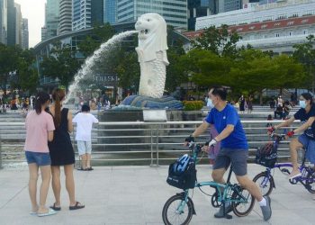 Singapore Reports 12,000 Weekly Covid-19 Cases as Infections Surge Again