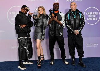 Fergie Reunites With Black Eyed Peas at AMAs 2026 After Nearly a Decade