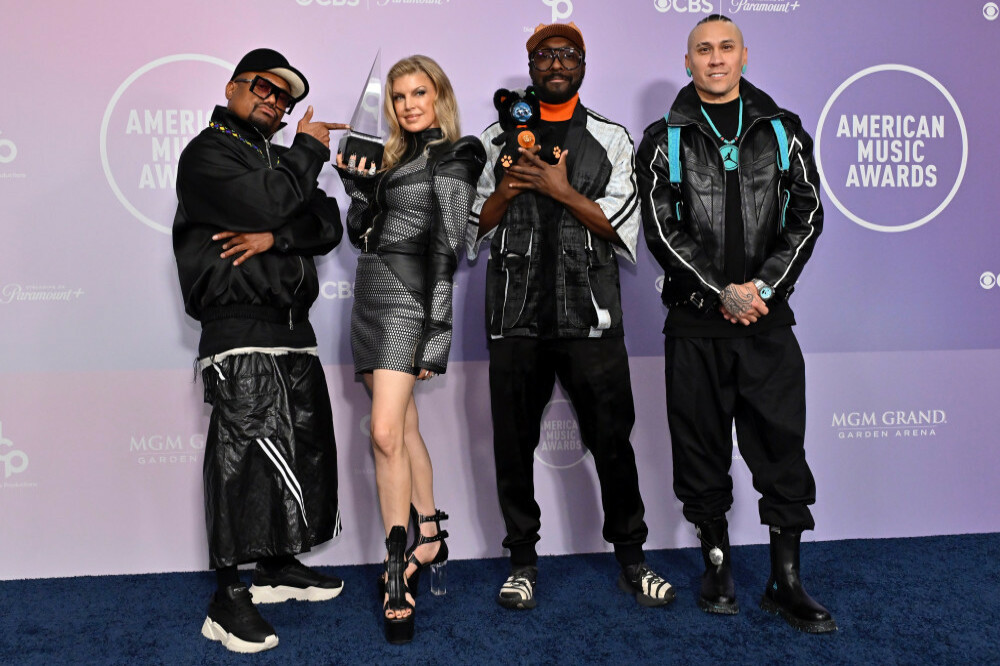 Fergie Reunites With Black Eyed Peas at AMAs 2026 After Nearly a Decade