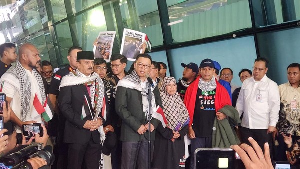 9 Indonesians in Israel Kidnapping Case Arrive Safely in Indonesia