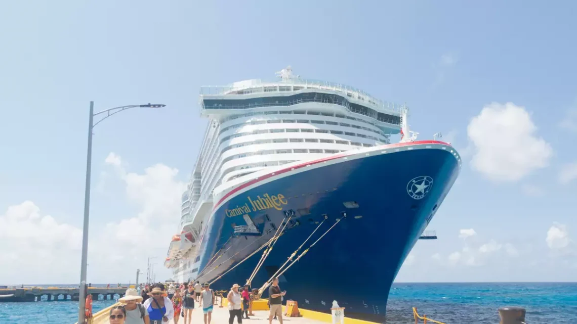 Arkansas Man Praised After Saving 84-Year-Old Cruise Passenger From Drowning