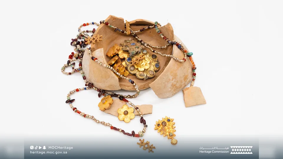1,200-Year-Old Gold Hoard Discovered Along Ancient Hajj Route in Saudi Arabia