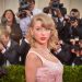 Taylor Swift Becomes the World’s Richest Female Musician With $2 Billion Fortune