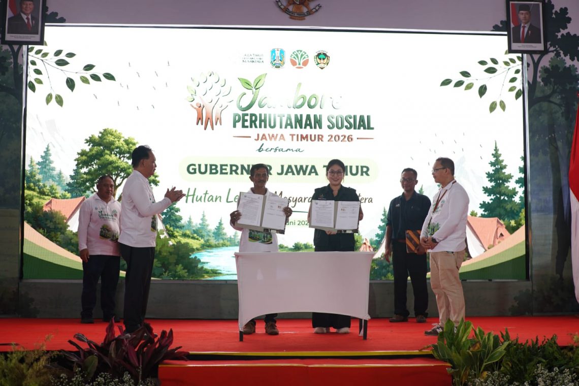 PT Mekar Asta Nusantara Wins East Java Social Forestry Award