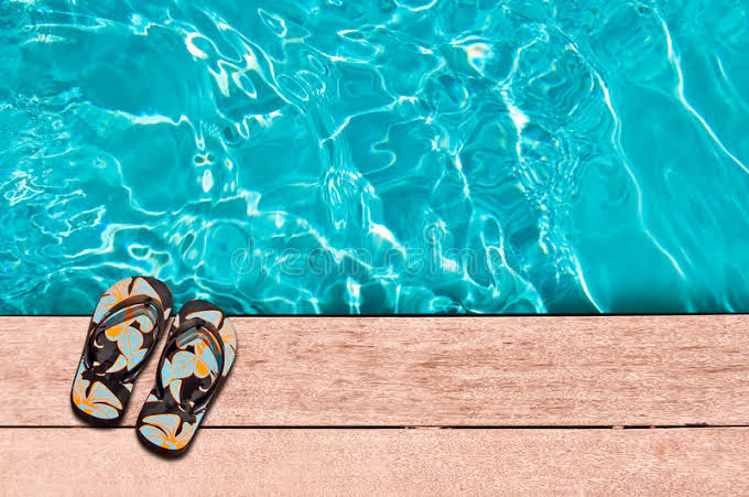 Italian City Bans Flip-Flops for Tourists, Violators Face $290 Fine