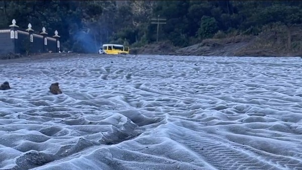 Bromo Covered in Frost as Temperatures Hit Freezing Point to 0°C
