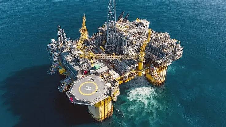 Oil Production at Risk After Norway Locks Out 1,000 Energy Workers