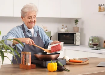 Regular Cooking May Cut Dementia Risk by Up to 30%, Study Finds