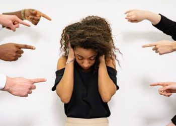 10 Signs You May Have Trouble Accepting Criticism, According to Psychology