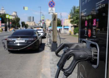Fuel Chaos in Russia Sends Citizens Racing to Buy Chinese EVs