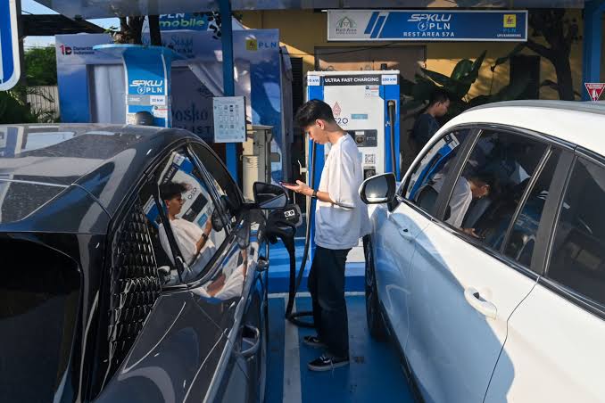 Own Multiple Cars? Here's How Jakarta's 0% EV Tax Works