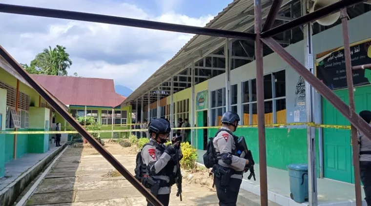 Student Arrested After Homemade Bomb Explodes at School in Padang