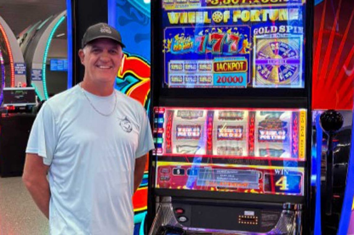 Waiting for a Flight, Passenger Hits US$3.3 Million Jackpot in Las Vegas