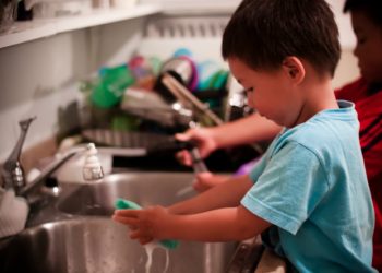 7 Simple Ways to Teach Children Responsibility From an Early Age