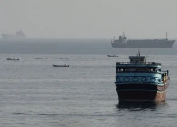 Oil Prices Fall 2% as Hope Grows for Hormuz Reopening