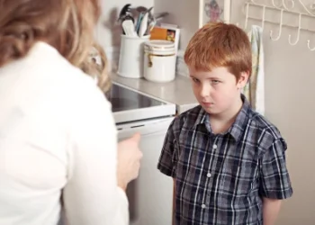 Don’t Scold Right Away: 6 Ways to Teach Children Honesty After They Lie