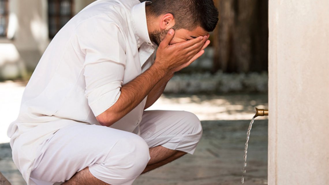 UK Asks Muslims to Limit Water Use During Wudu to 1 Liter