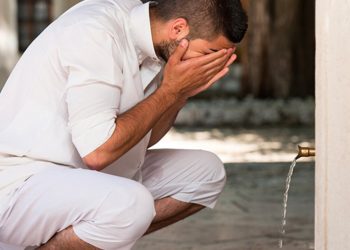 UK Asks Muslims to Limit Water Use During Wudu to 1 Liter