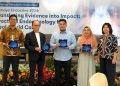 (From left to right): Dr. Gagas; Dr. Rochsismandoko, Sp.PD, KEMD, FINASIM, FACE; Dr. Marshell Tendean, Sp.PD-KEMD, FINASIM; Dr. Khomimah, Sp.PD-KEMD, FINASIM; and Leona A. Karnali, CEO of Primaya Hospital Group, pose together at the Primaya Hospital Metabolic Endocrine Seminar held in July 2026.