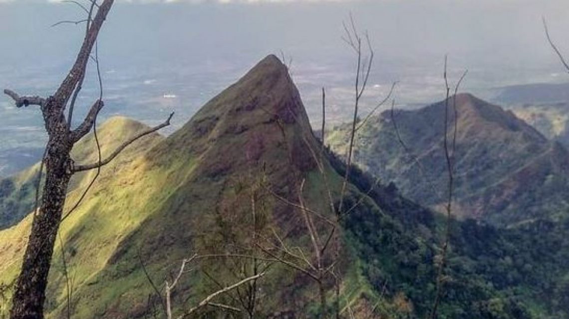 2 Hikers Vanish on Indonesia's Pyramid Mountain, Massive Search Underway