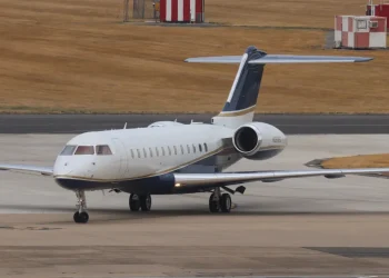 Harry and Meghan Return to UK on $120,000 Private Jet