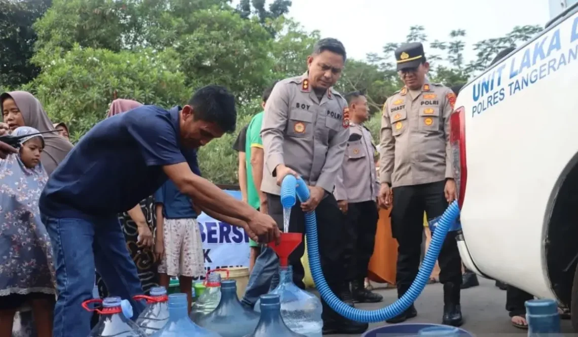 Extreme Drought Leaves 13 Districts in Tangerang Facing Clean Water Shortages