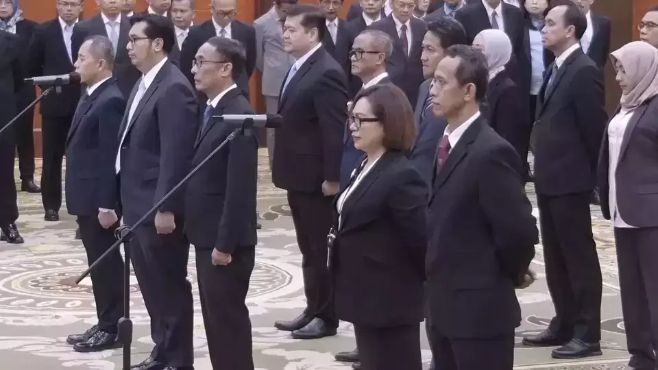Finance Minister Suahasil Nazara inaugurates 14 Finance Ministry officials in Jakarta on Monday, Sept. 21, 2026. (B Universe Photo/Addin Anugrah Siwi)