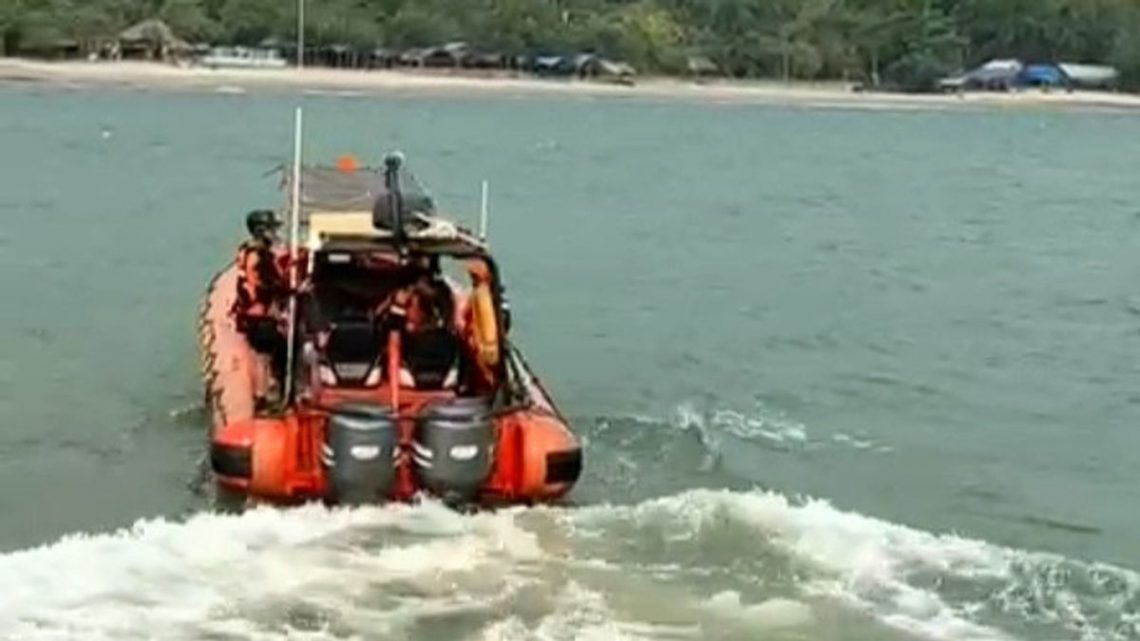 SAR Expands Search for 8 People Missing Near Anak Krakatau