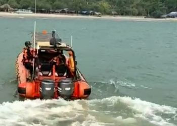 SAR Expands Search for 8 People Missing Near Anak Krakatau