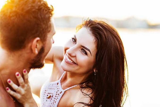How to Tell If Someone Is Attracted to You